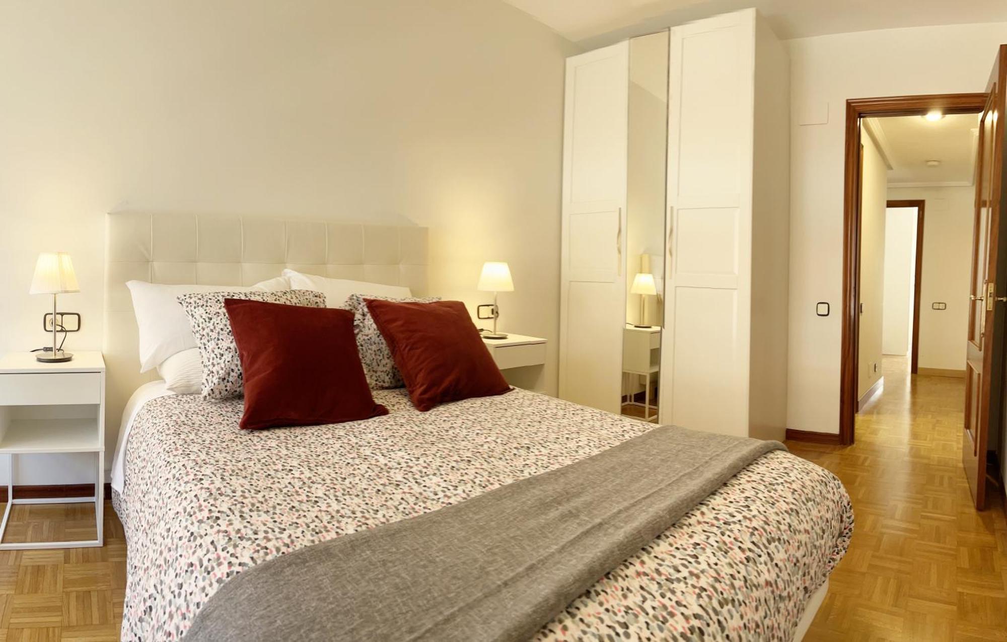 Apartamento Europa Centric Parking Gratis Oviedo Luaran gambar
