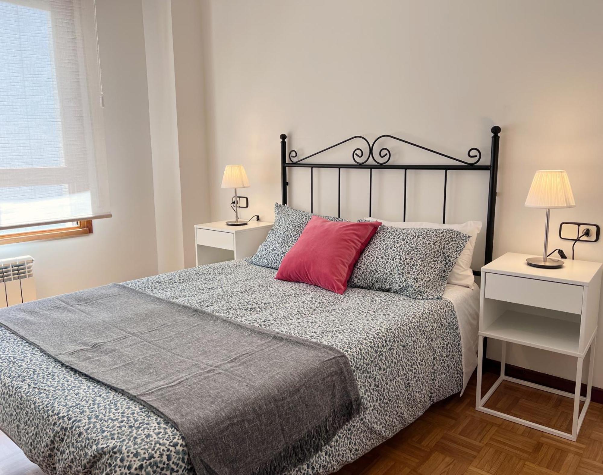 Apartamento Europa Centric Parking Gratis Oviedo Luaran gambar